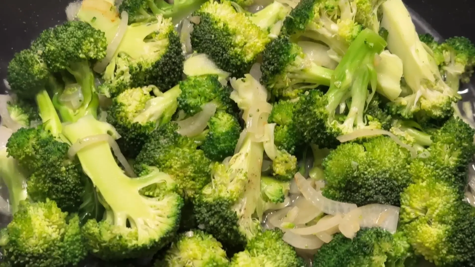 Cooking the broccoli