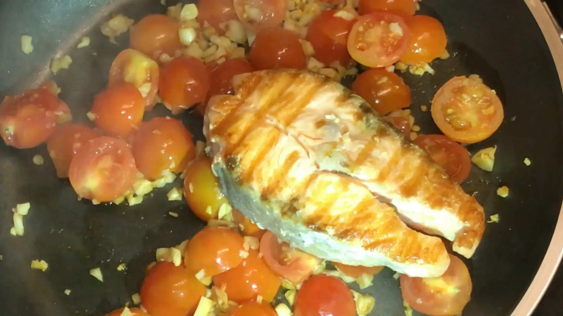 Air fryer salmon cooking process