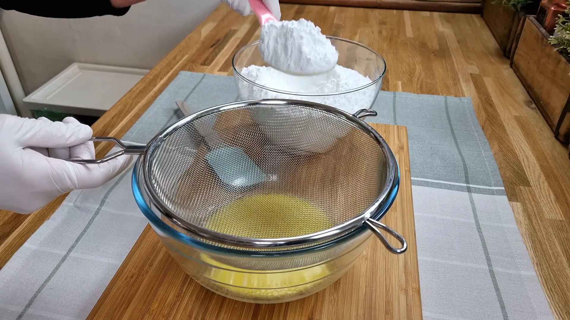 Mixing ingredients for glaze