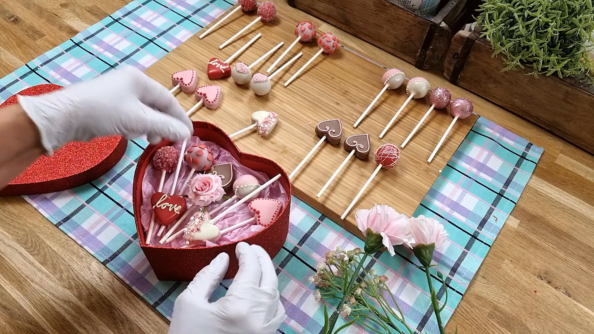 Happy Valentine's Day cake pops